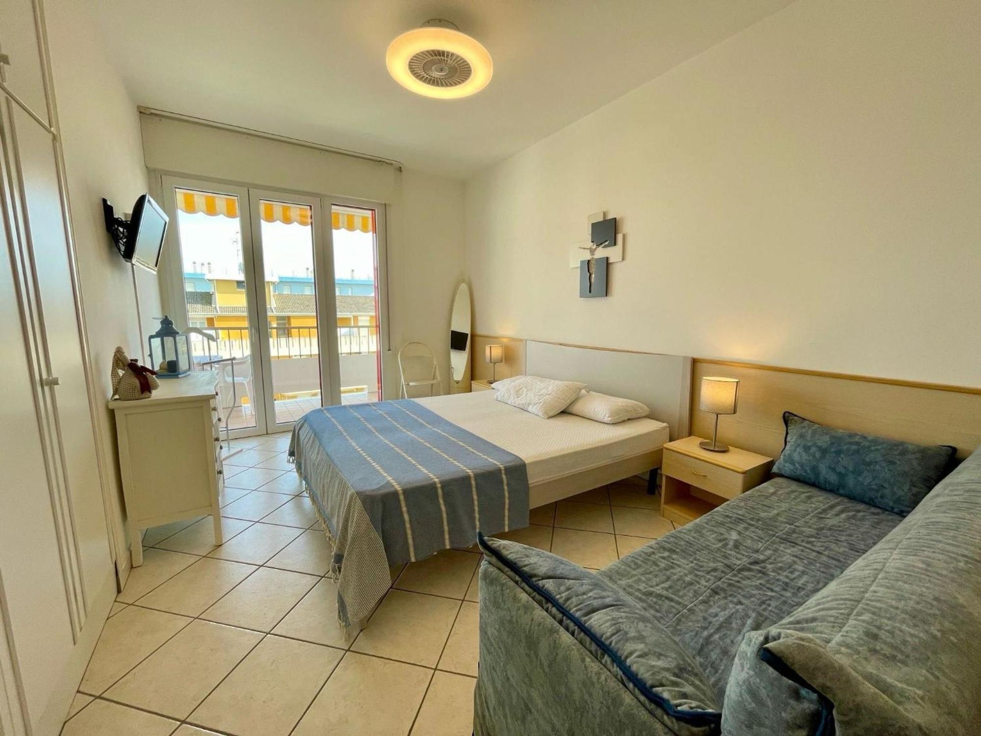 Bright Apartment With Pool Porto Santa Margherita Exterior foto