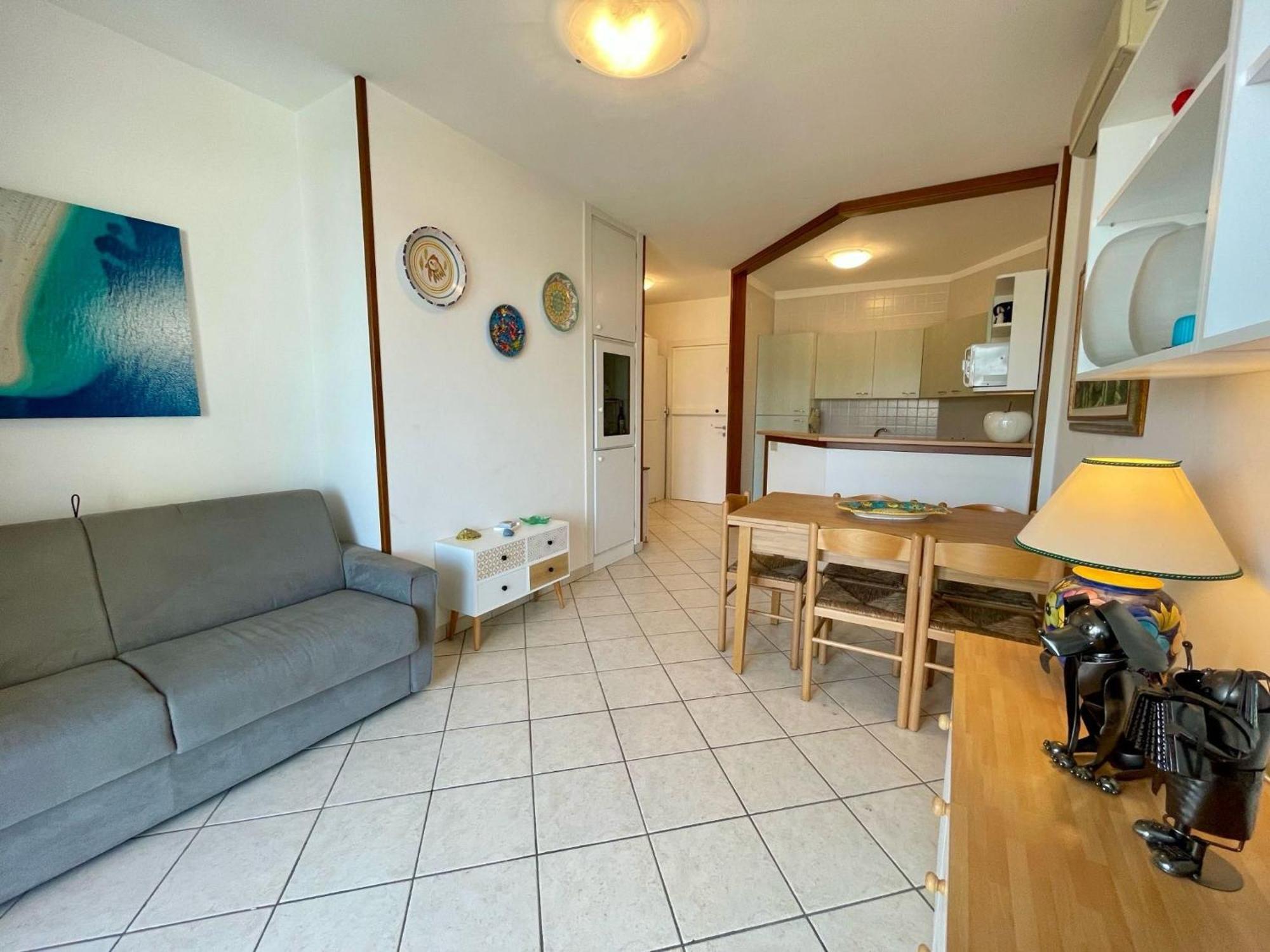 Bright Apartment With Pool Porto Santa Margherita Exterior foto